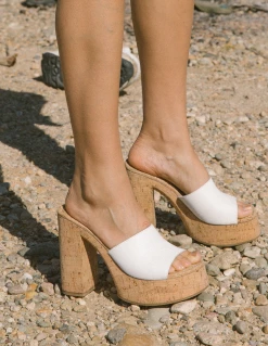 ROC Seasonal Sandals CASHEW